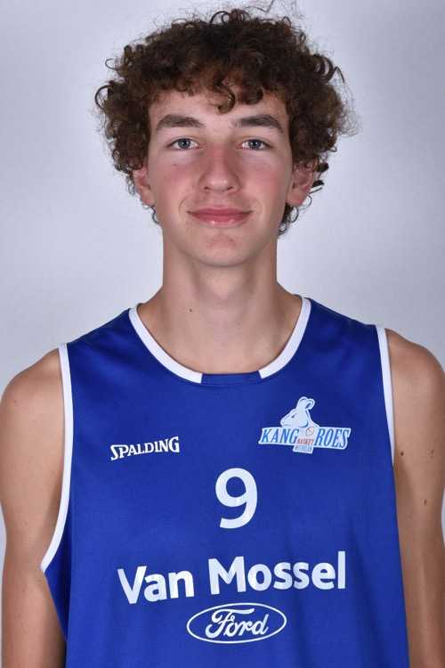 Simon Vernie (M)