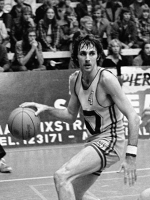 Pete Miller (M)